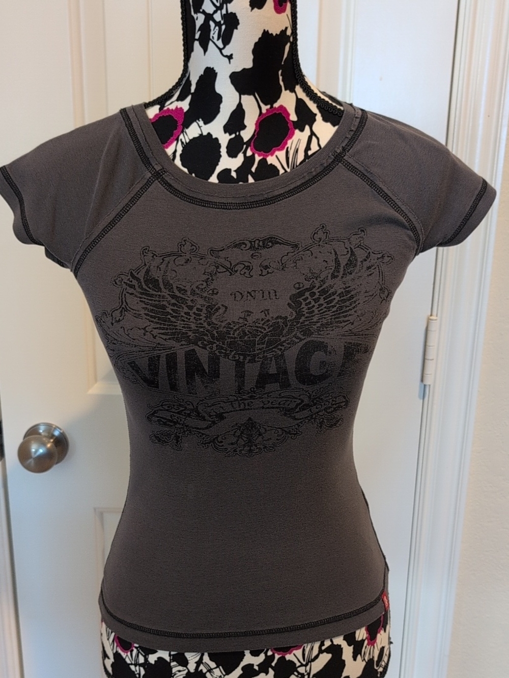 Edc By Esprit Women's Gray Graphic Short-Sleeve Tee Size XS